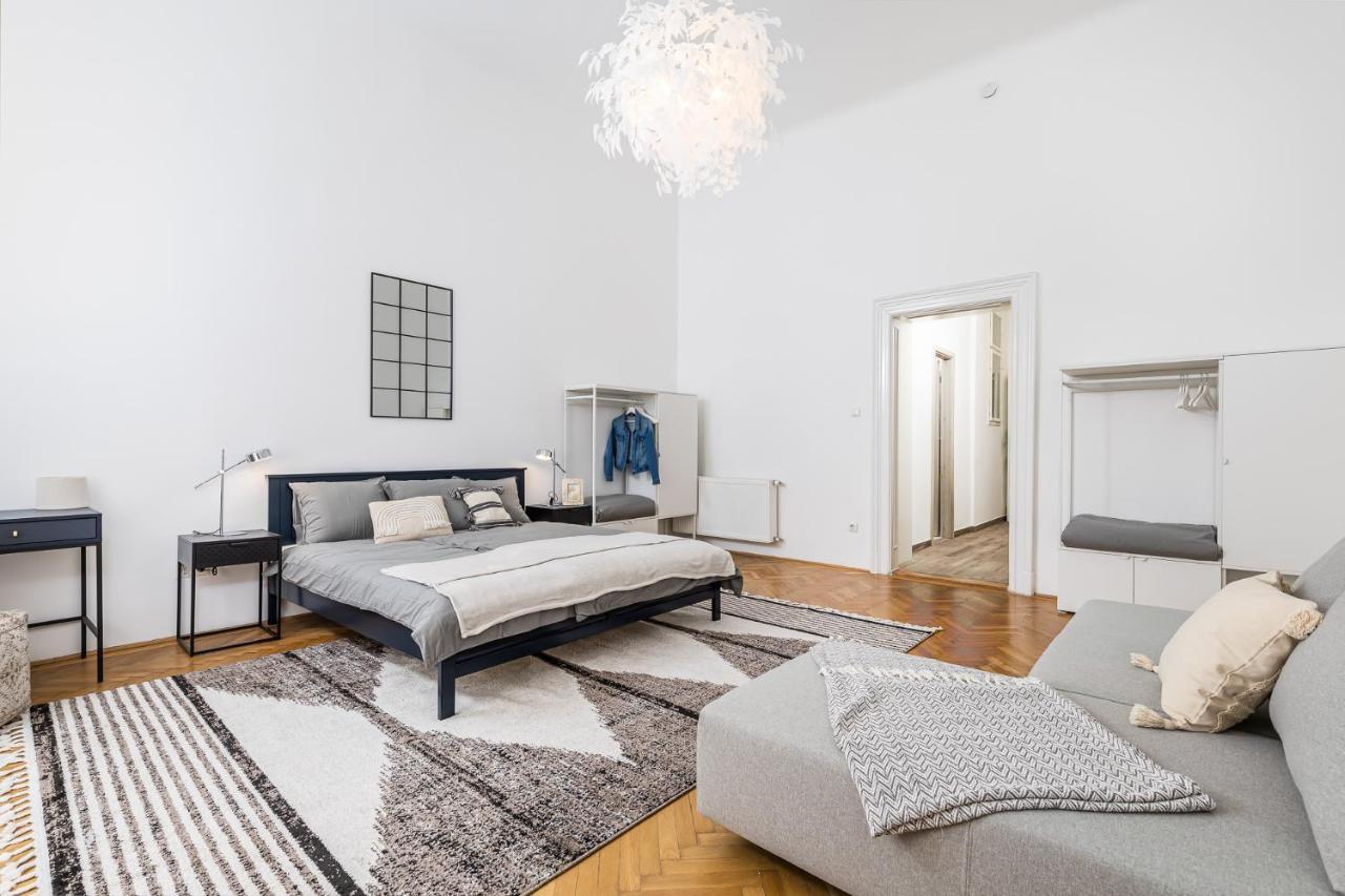 City Center Apartment With Balcony بودابست المظهر الخارجي الصورة