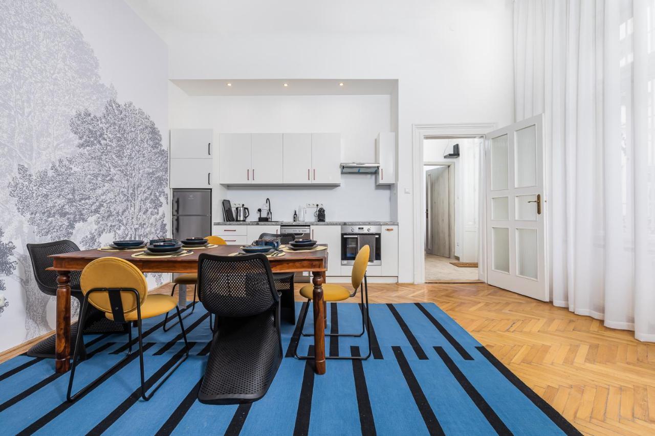 City Center Apartment With Balcony بودابست المظهر الخارجي الصورة
