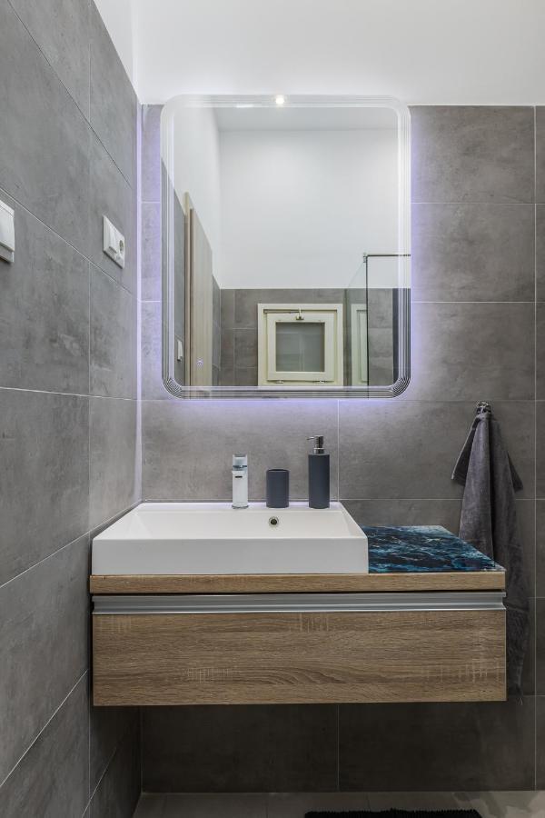 City Center Apartment With Balcony بودابست المظهر الخارجي الصورة